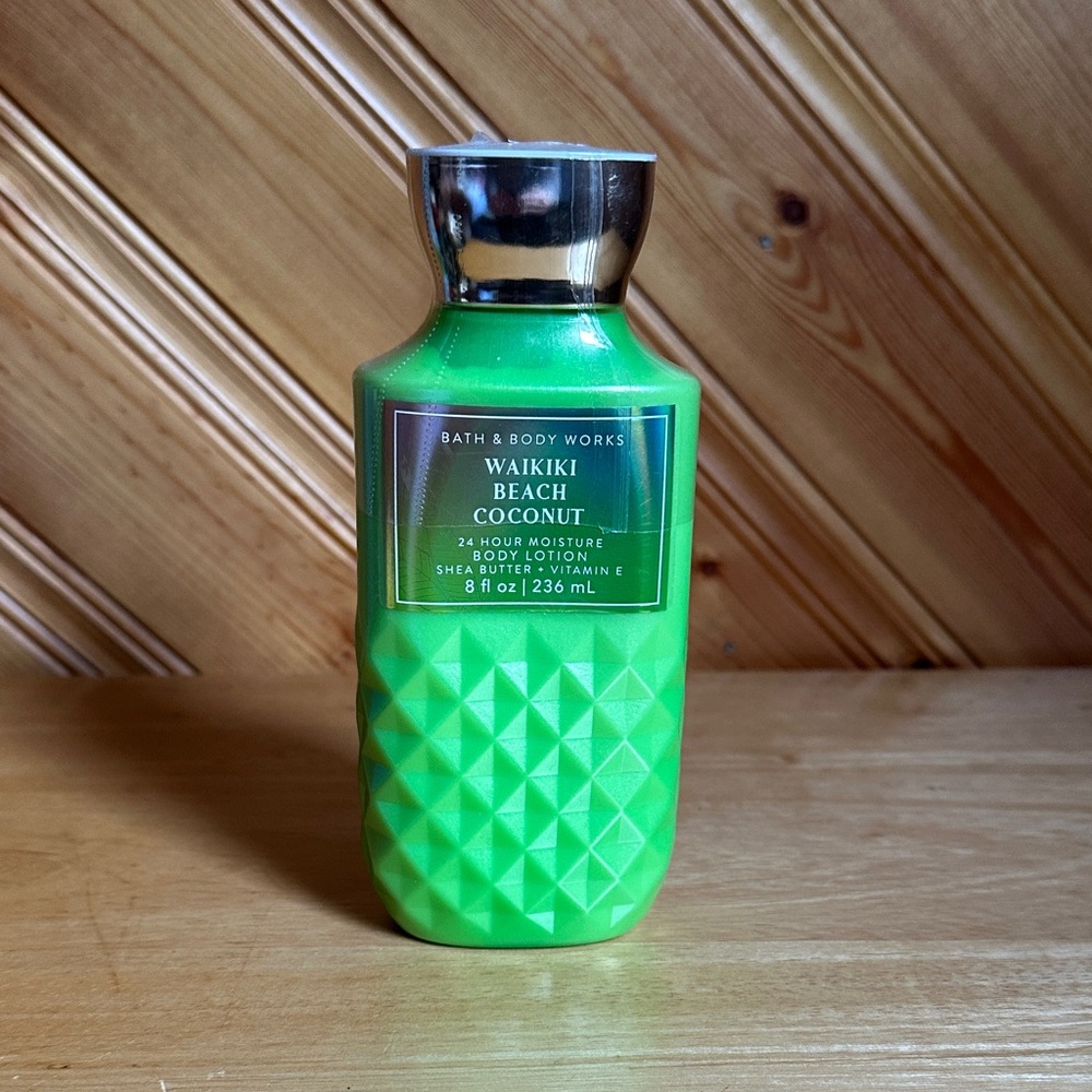 Bath & Body Works Waikiki Beach Coconut Body Lotion